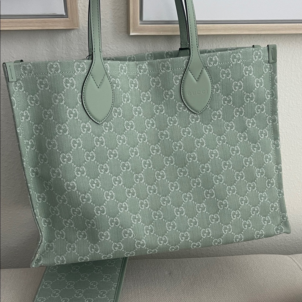 $3850 New GUCCI LG Mint Sage Green Supreme Tote with Detachable Matching Pouch - Picture 8 of 17